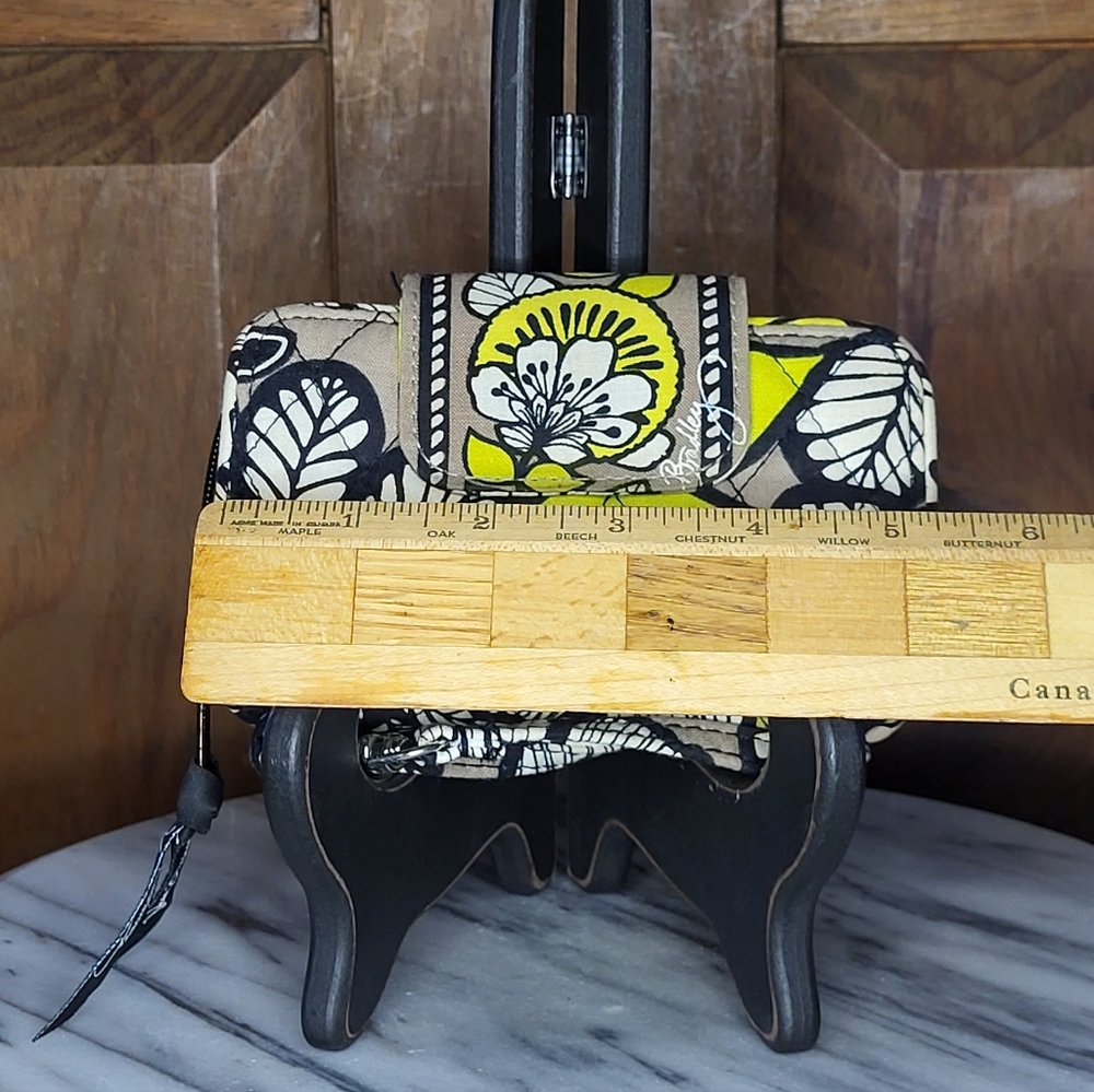 Vera Bradley Citron wallet - Picture 4 of 15